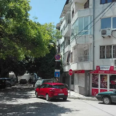Уютная Квартира В Центре И Возле Моря Apartment *