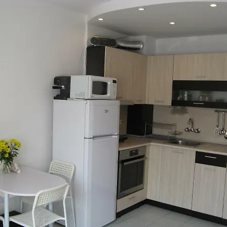 Уютная Квартира В Центре И Возле Моря Apartamento Varna