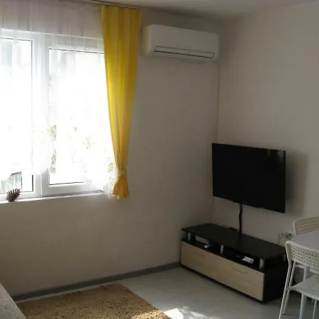 Уютная Квартира В Центре И Возле Моря Apartamento Varna